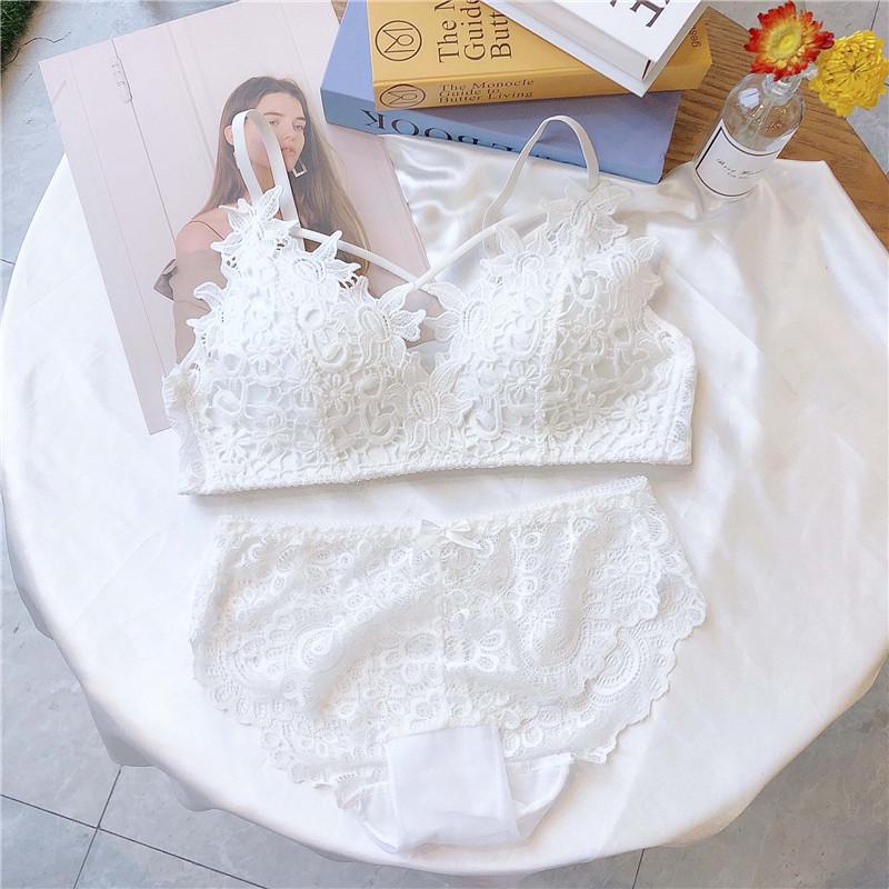 Youthful Lace Underwear Set: Wireless, Adjustable, Anti-Sagging, Side-Breasted Bra.