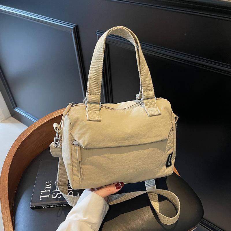 2025 New Fashion Versatile One Shoulder Crossbody Bag Women's Light Casual Small Bag Large Capacity Commuter Handbag Women's
