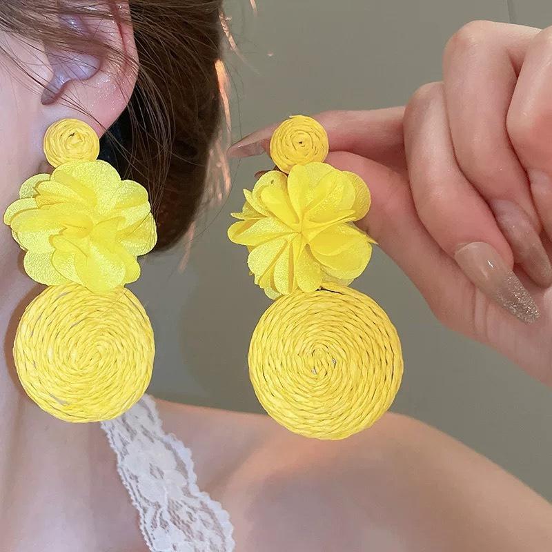 Women's Trendy Unique Fabric Flower Pendant Round Exaggerated Earrings 2025 Seaside Vacation Style Photo Shoot Face-slimming