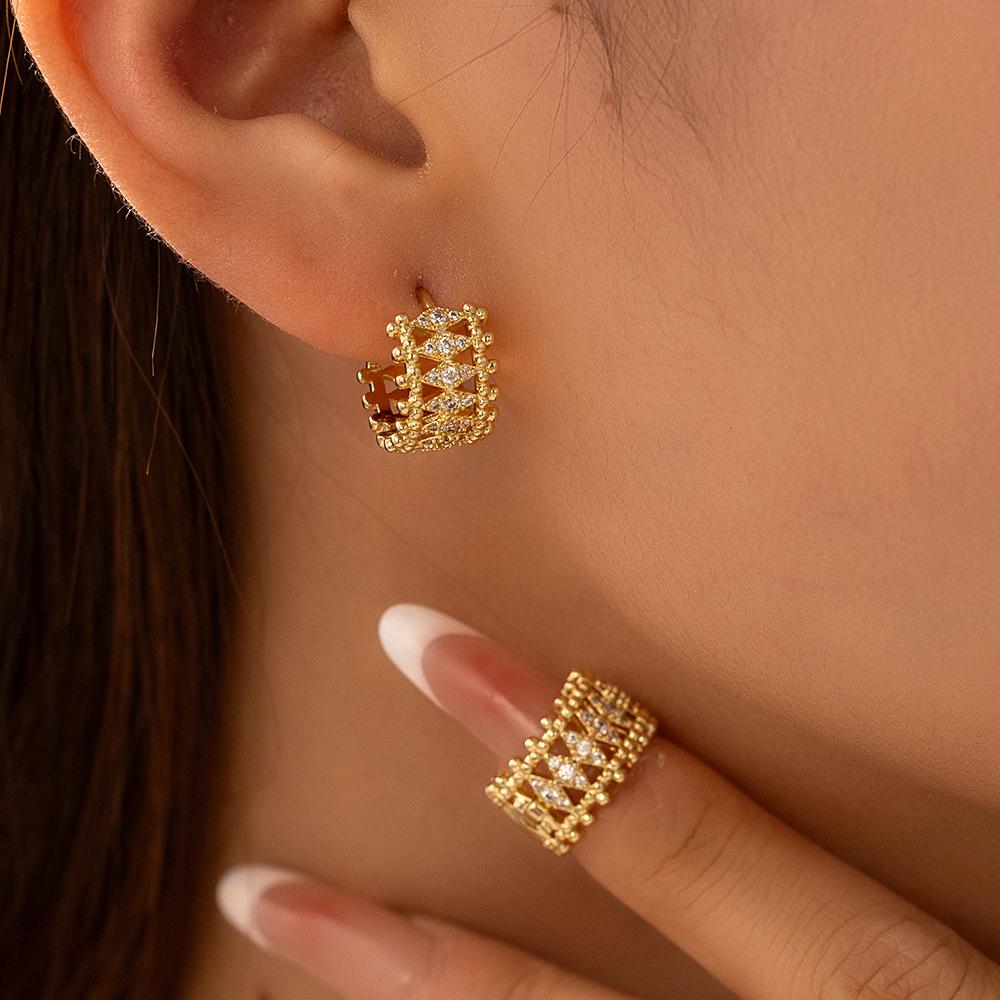 Elegant Inlaid Zircon Ear Cuff and Gold Electroplated Elf Ear Stud Earrings for Women