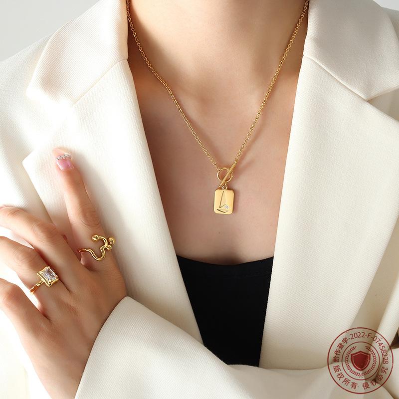 Personalized Square Brand Triangular Pendant Necklace Inlaid With Zircon Geometric Ot Buckle Titanium Steel Plated 18K Gold Collarbone Chain