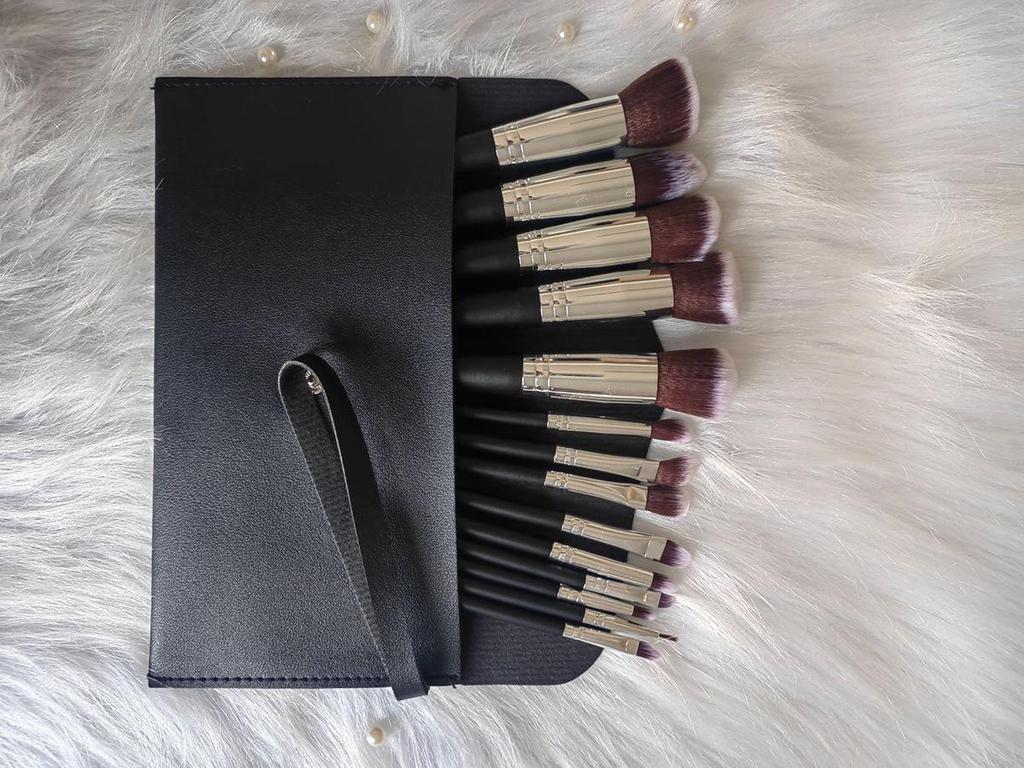 Beginner Makeup Brush Set - Includes Eyeshadow, Loose Powder, Blush, Highlighter, Concealer Brushes with Soft Bristles.