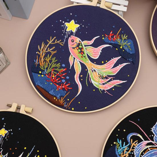 Star Goldfish Embroidery Kit Embroidery Starter Kit with Hoop Fabric Threads Adult Needlework Kit for Beginners Home Decor