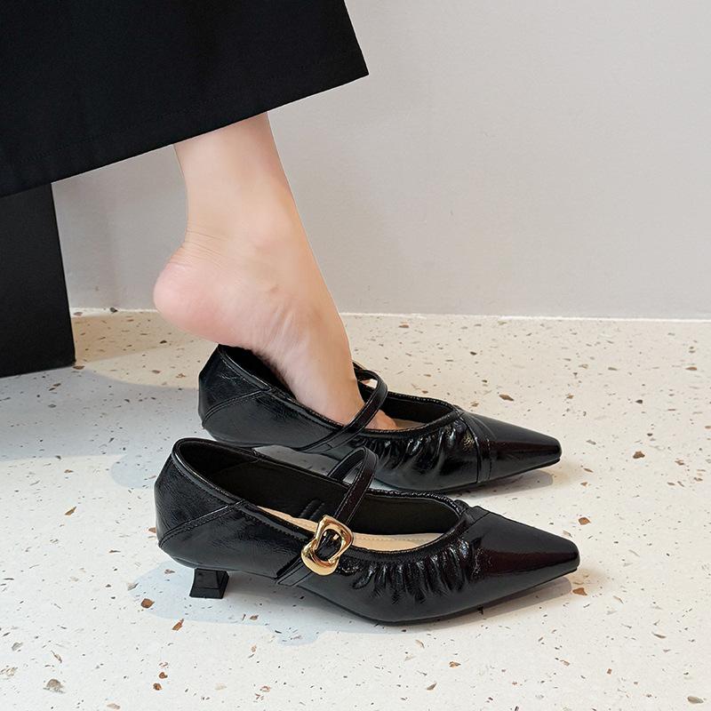 Pointed temperament one-word buckle with Mary Jane shoes women's autumn skirt versatile light mouth single shoes