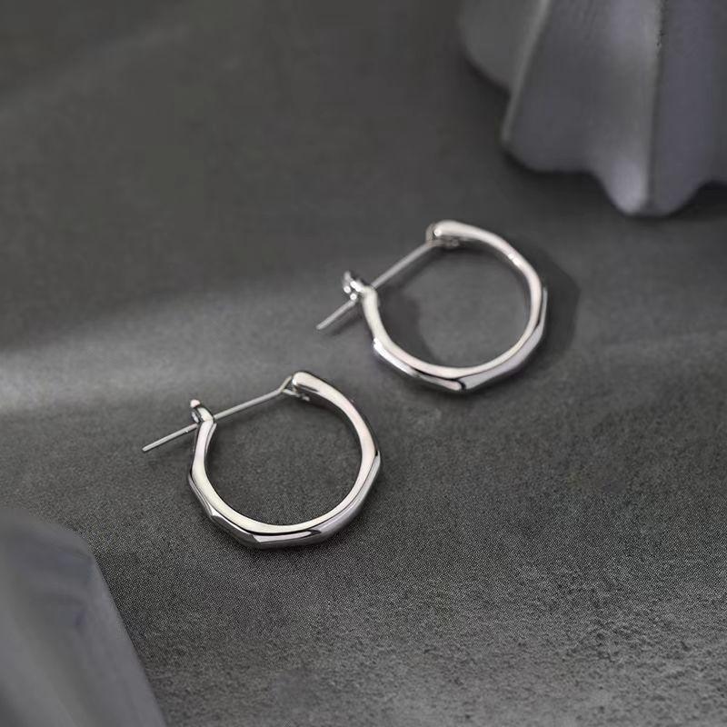 Summer Women s Light Luxury Geometric Bamboo-Patterned Earrings 1pair