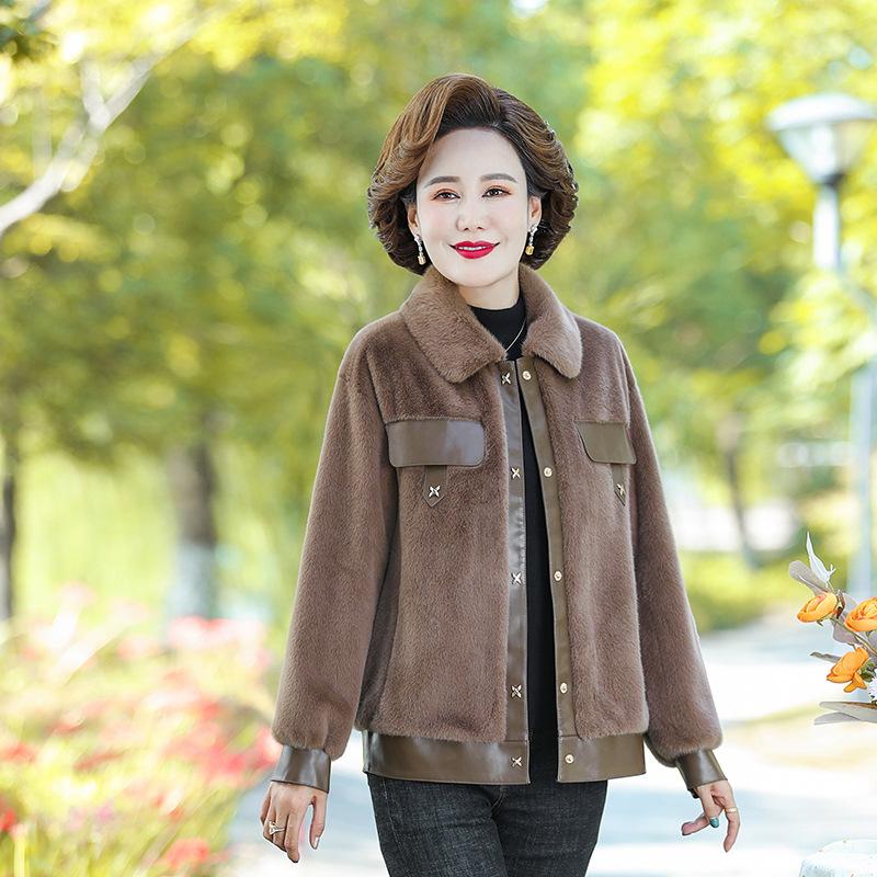 

Осенне-зимняя новая женская кожаная лоскутная меховая куртка среднего и пожилого возраста, модная повседневная одежда для молодых мам