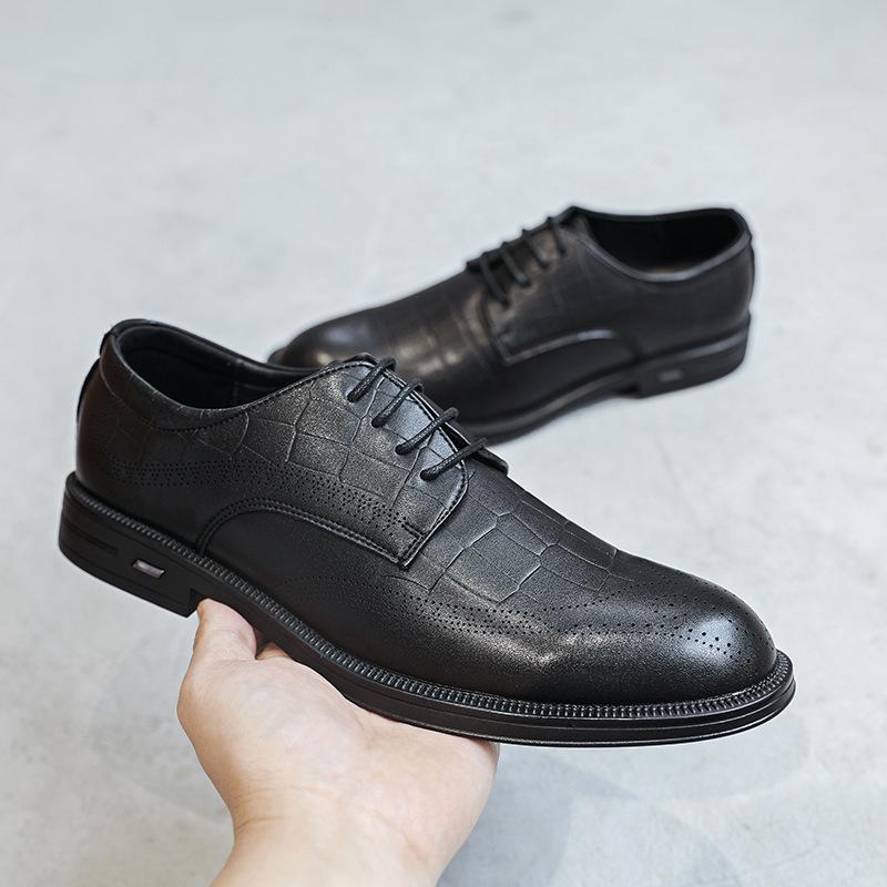 

Кожаные туфли мужские деловые мужские повседневные британские корейские туфли для жениха с острым носком черные свадебные туфли 3226-T 44 чёрный