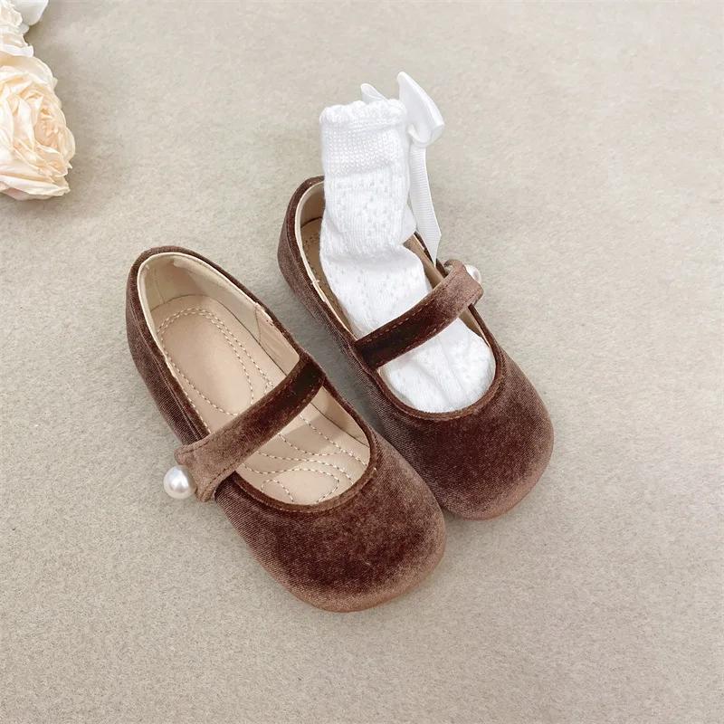 2024 Autumn/Winter Sweet Girls Soft Soled Foreign style Princess Shoes Vintage velvet little girls with velvet single shoes
