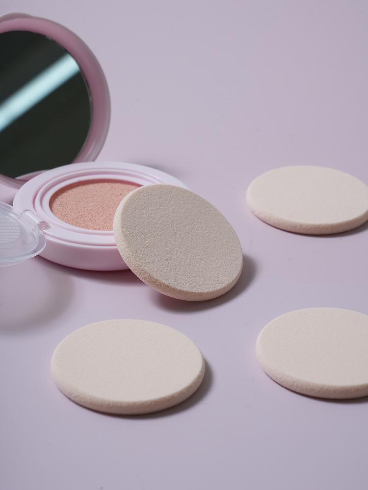 Round Makeup Puffs (4-Count)