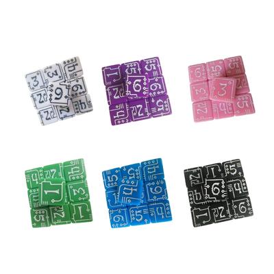 Taktile Acryl-Zahlenwürfel im Industriellen Design Präzisionsgefertigte Würfel für Rollenspiele und den Unterricht im Klassenzimmer