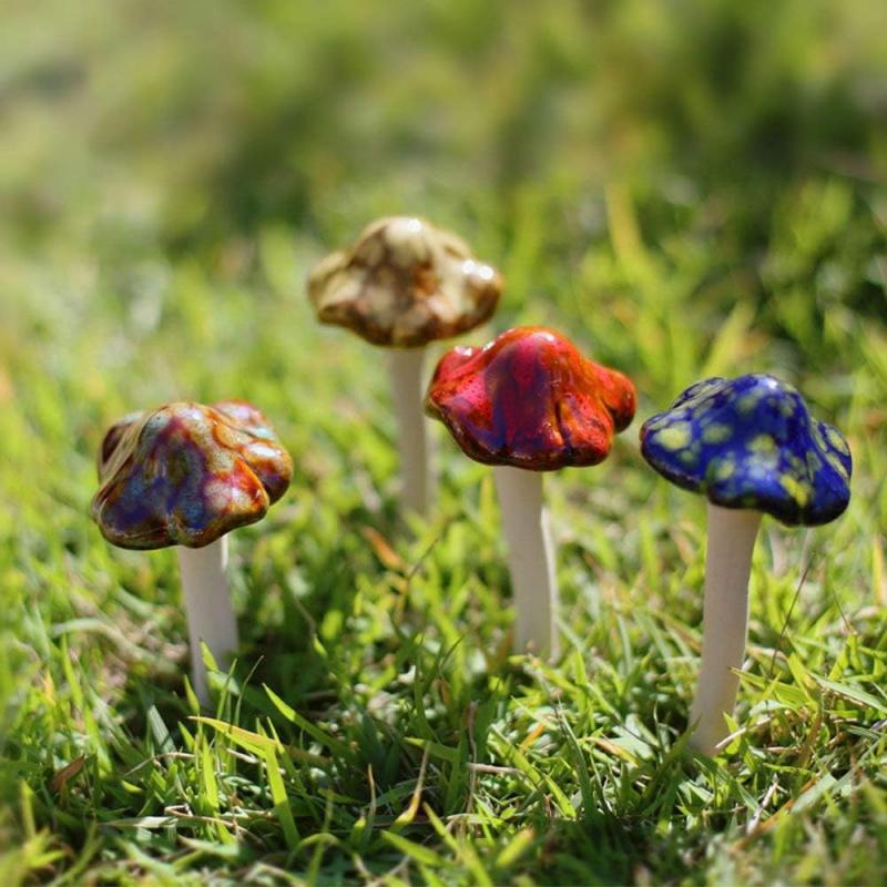 Fairy Mushroom Ornament for Yard Lawn Decoration4Pieces11.5cmHigh Garden Pottery Sculpture Random Color Landscape Ornament