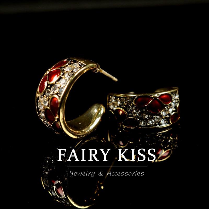 

Necklace Earrings Set Red Flower Enamel with Diamonds Classic C Ring Earrings Moon Necklace Simple Jewelry