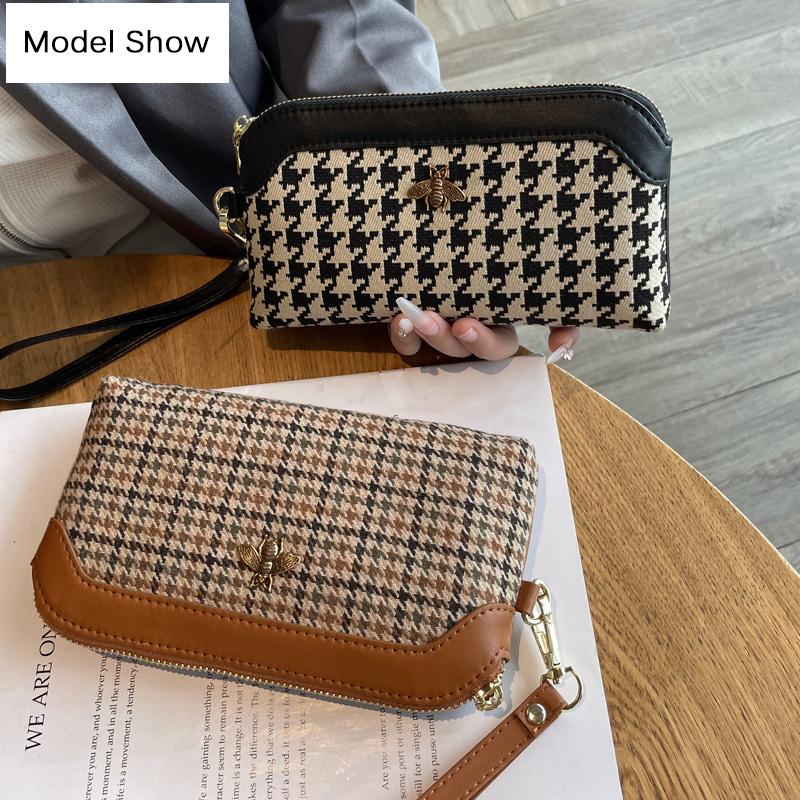 Nowa Kopertówka z Haftem w Pepitkę Skóra Naturalna Damskie Kopertówki Projekt Marki Pszczoła Skóra Krowia Długi Portfel Damska Torebka na Telefon