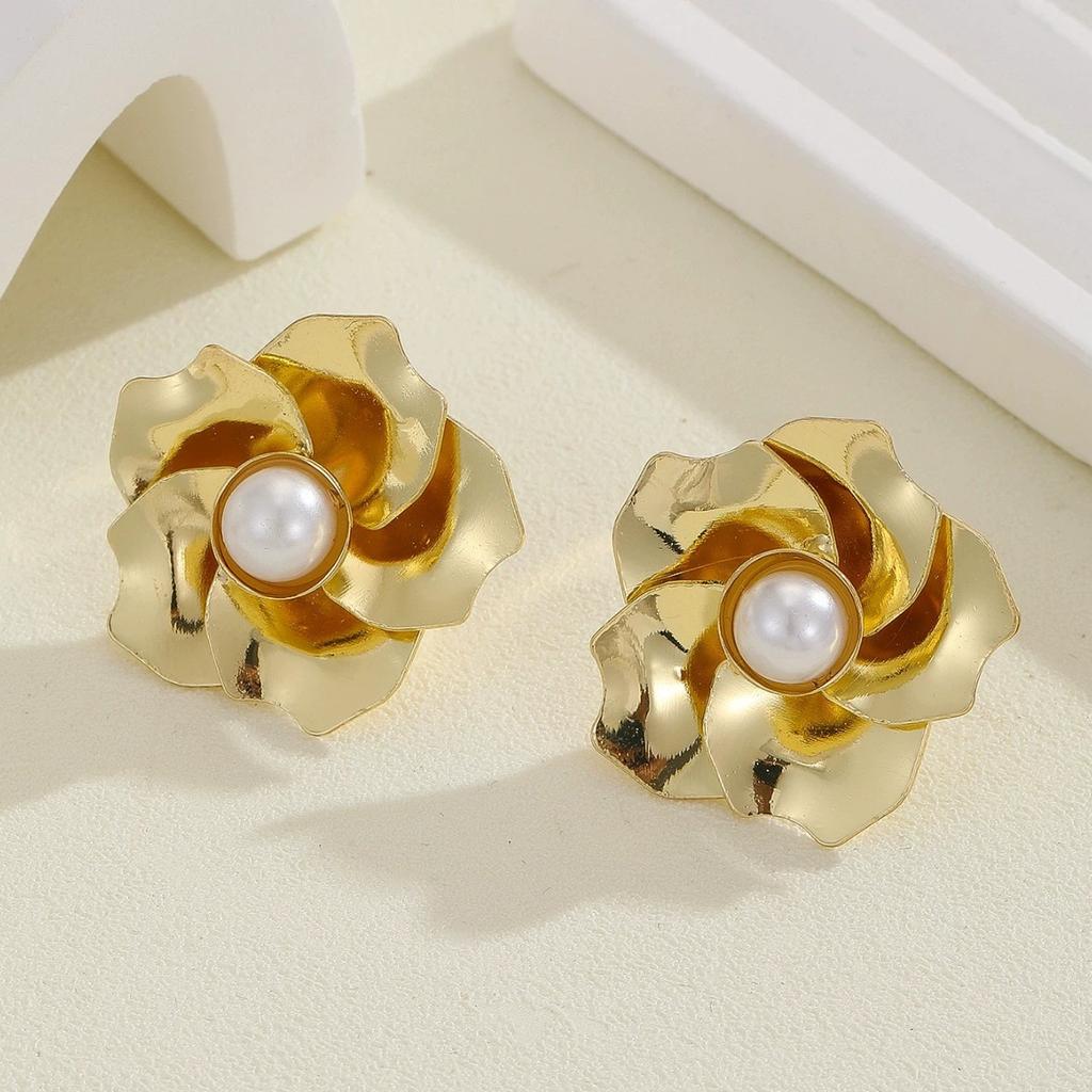 European and American new design fashion flower earrings European and American retro earrings inlaid with pearls exaggerated temperament personality