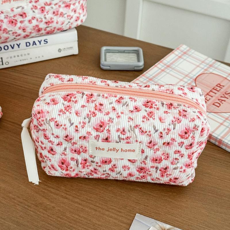 1pc/set Floral Quilted Makeup Bag, Multifunctional Makeup Bag, Large Capacity Travel Makeup Box, Cute Portable Toiletry Bag Set