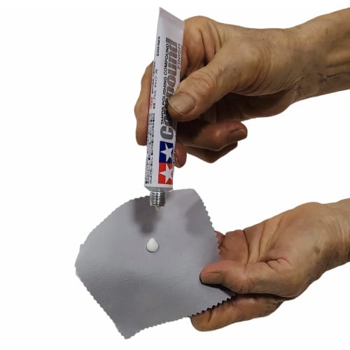 Mini-sized compound polishing cloths for hobby use. 3 colors, 3 sheets each, total 9 pieces. Compound cloths. For polishing and polishing with compoun