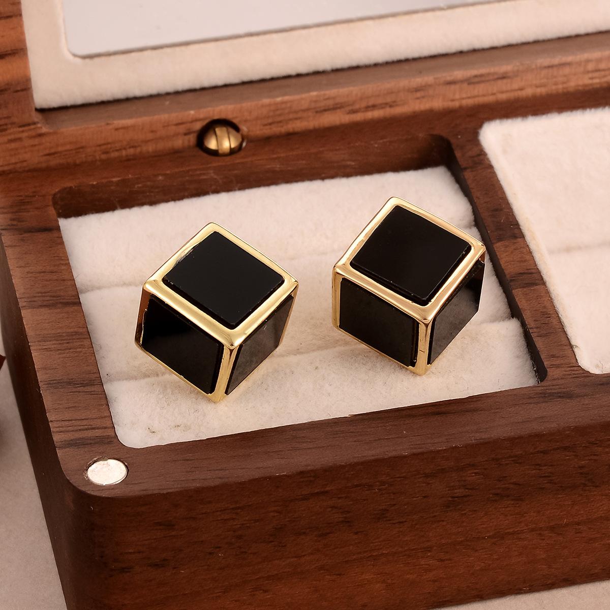 

Black gold square three-dimensional earrings multi-color simple ins high-end summer drip oil design earrings niche high-end sense