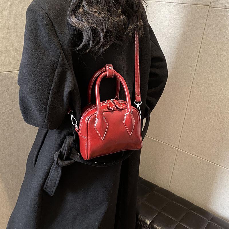 IELGY Handbag Fashion Commuter Bowling Bag High-End Niche All-Match Shoulder Bag