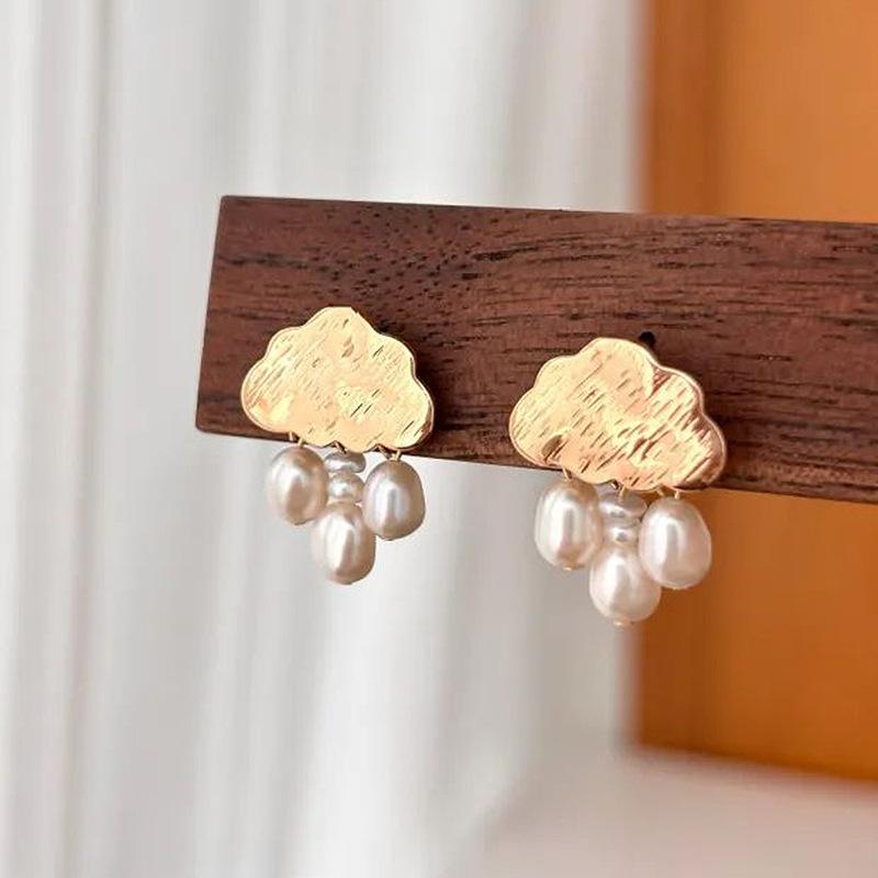 Classic dreamy glossy pattern cloud earings stud exquisite tassel pearl earrings for women banquet wedding gifts