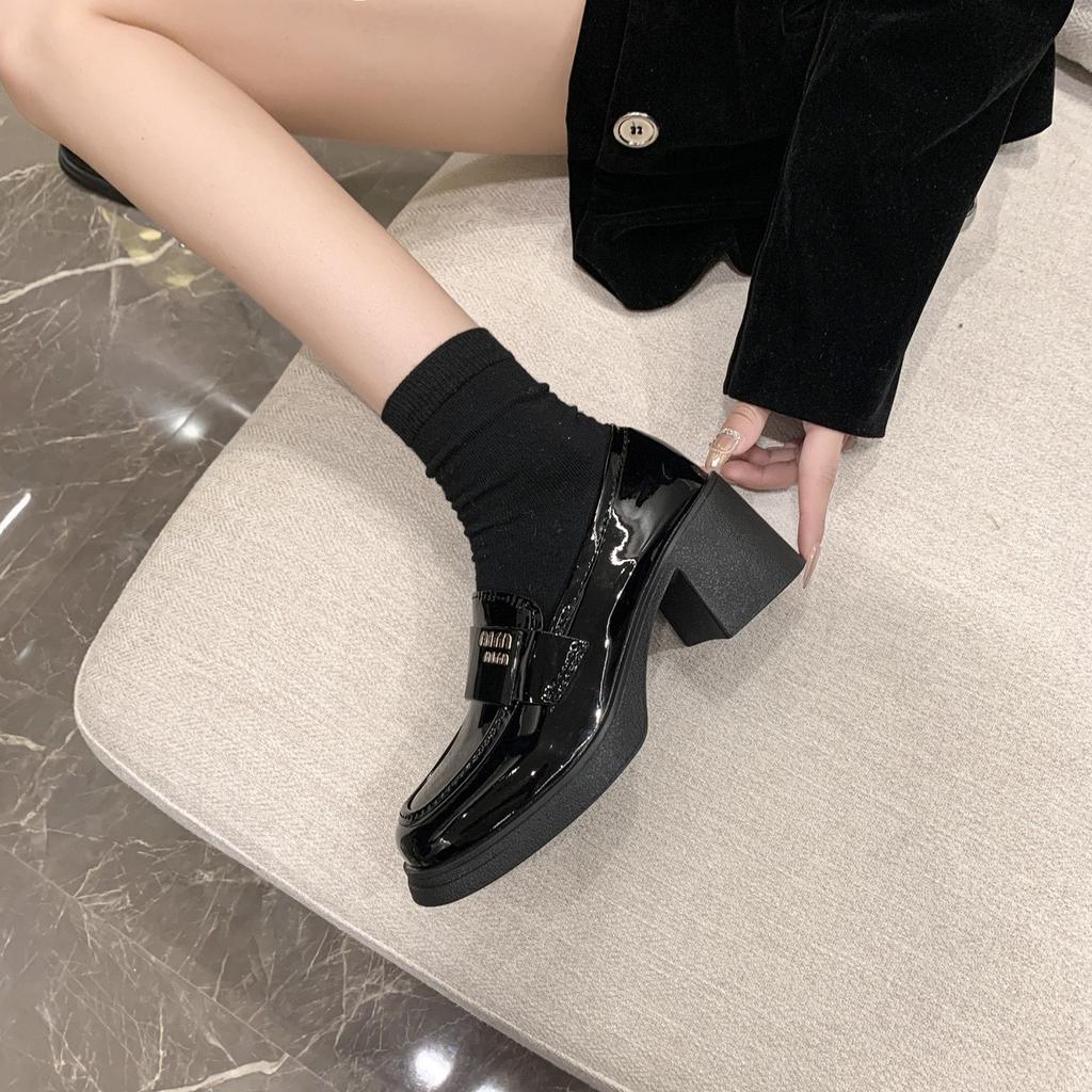 French women's shoes patent leather thick heels single shoes in autumn 2025 new models with skirts high heels temperament fashionable small leath