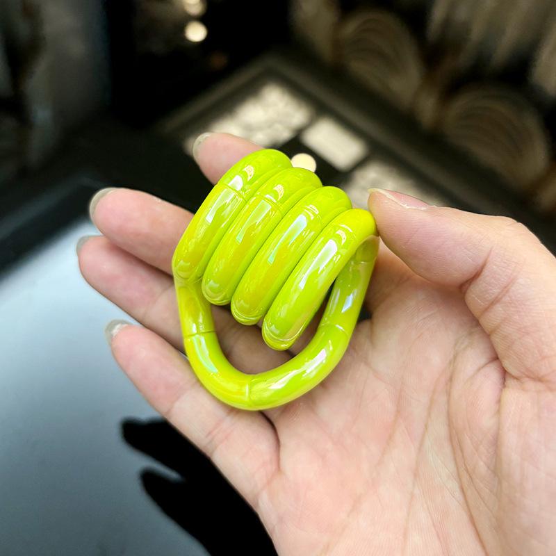 Versatile Tan Focus GL Toy: Twisty Fun Decompression Creative Toy