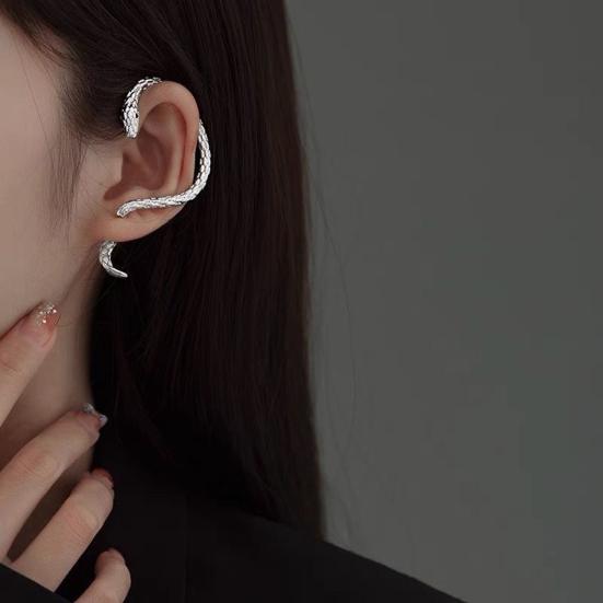 1/2 Stück Unisex-Ohrclip in Schlangenform, polierte Legierung, Retro-Hip-Hop-Stil, amerikanischer Stil, Straße, 3D-geschnitzte Schuppen, Ohrringe, Club-Party-Ohrschmuck