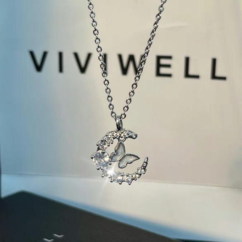 Butterfly Moon Necklace 1Pcs Korean Fashion Women Alloy Chain Cute Design Elegant Jewelry for Party and Daily Wear