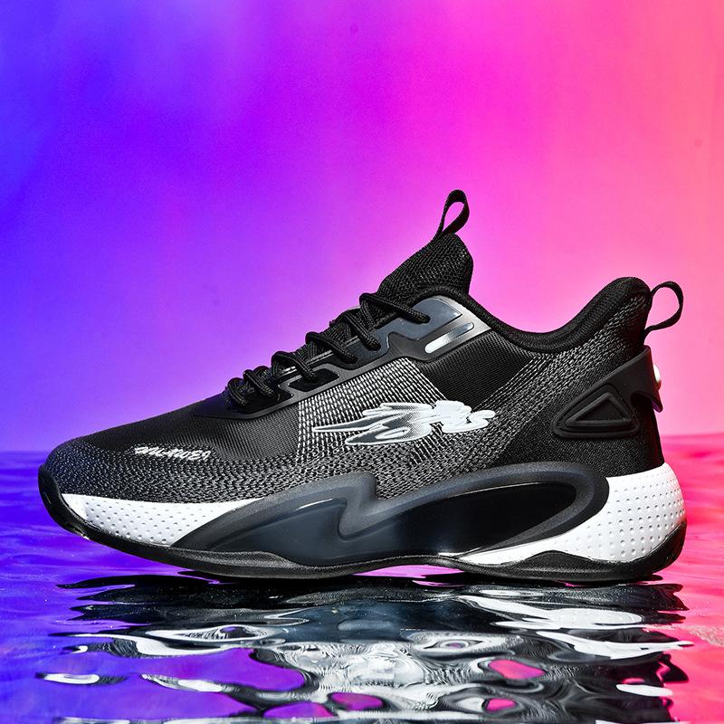 Spring and summer sports shoes large size fly-woven mesh basketball shoes rubber outsole wear-resistant men's running shoes