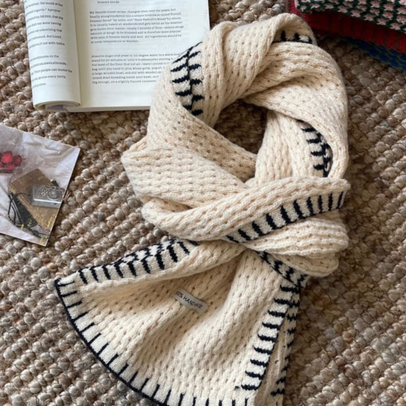 LOOKING4U Stitch Handmade Knit Muffler Ivory