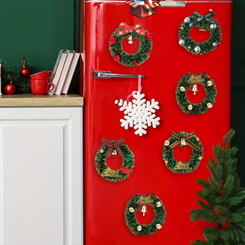 1PC Green Cute Christmas Fridge Magnet Holiday Decor Magnetic Disc with Floral Wreath Gifts For Friends Plastic Home Decor