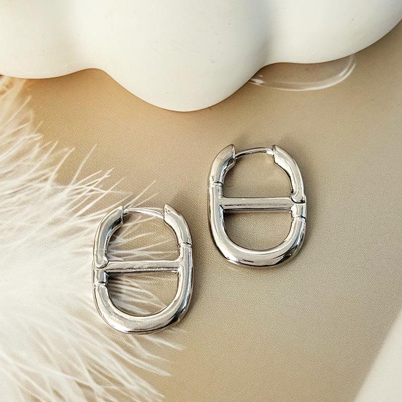 European & American Cross-border Hollow Pig Nose Earrings - Unique Cold Style Ear Cuffs