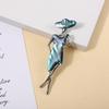 Shell Brooch With Alloy Material For Unisex Fashion Accessory