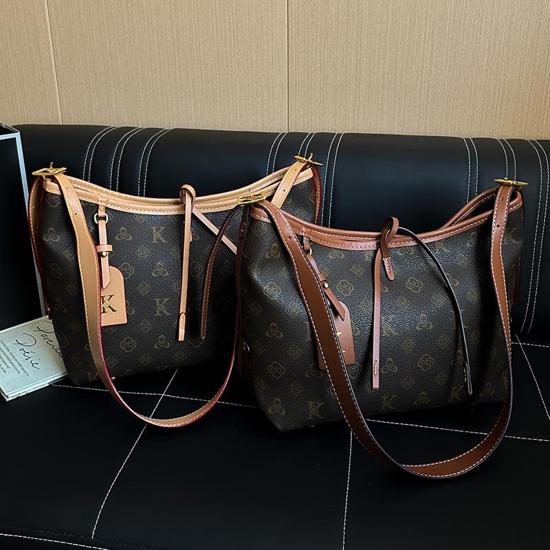 Elegant Floral Women's Tote: New Large-Capacity, Lightweight, Fashionable, Versatile Commuter Underarm Bag.