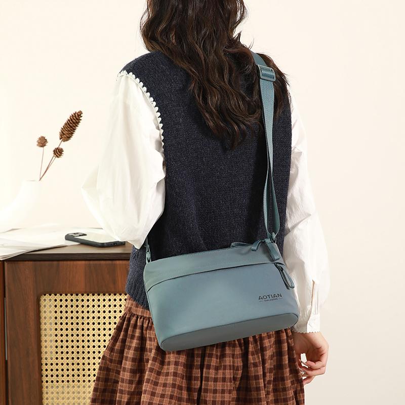 Women Men Nylon Shoulder Bag Lightweight Travel Bag Daily Use