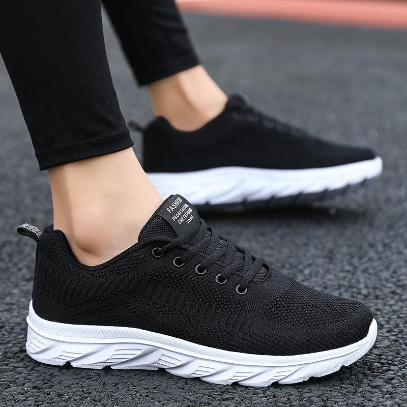 Spring and summer new sports and leisure shoes large size breathable mesh fly-woven running shoes travel