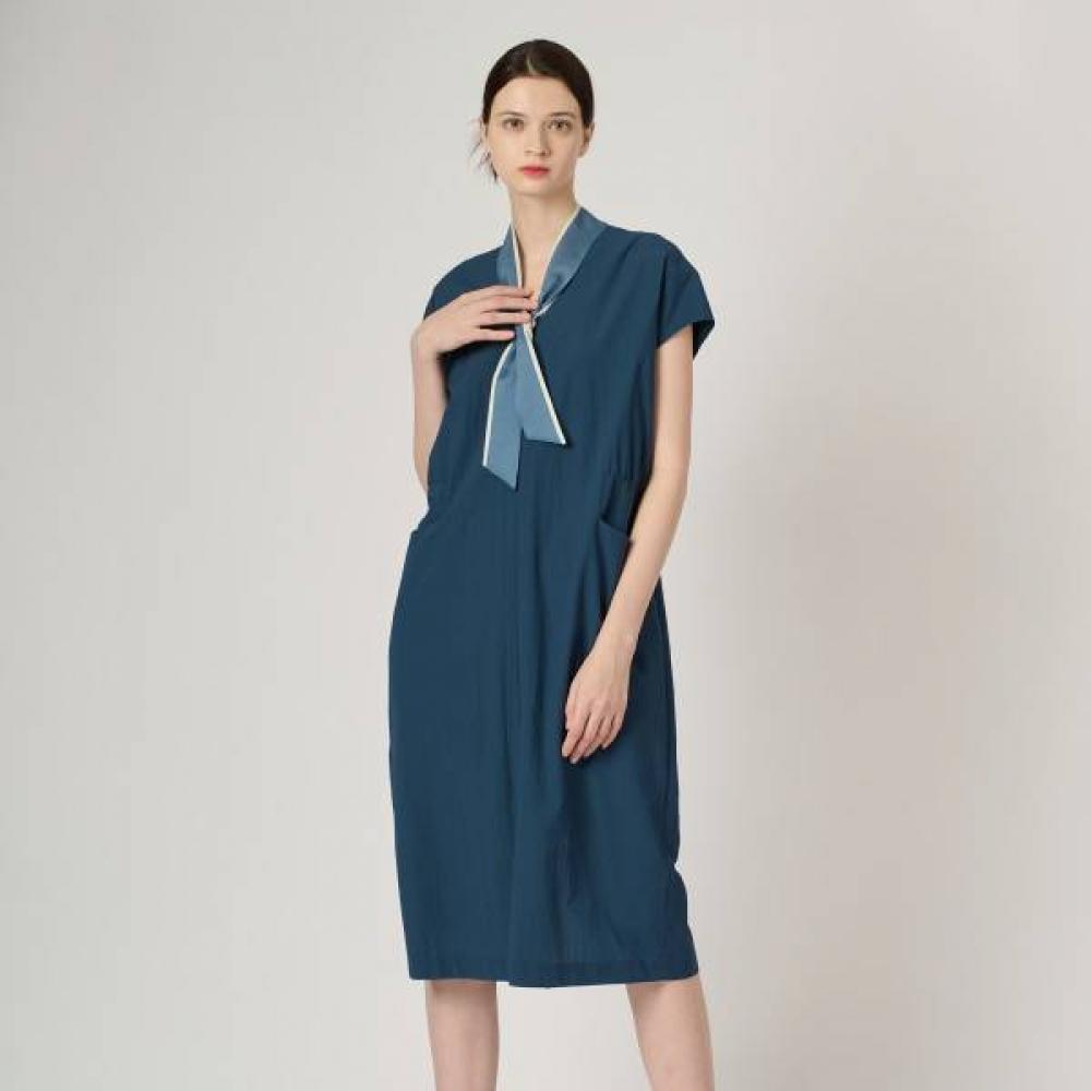 Bcbg V Neck Scarf Dress B4m4o687