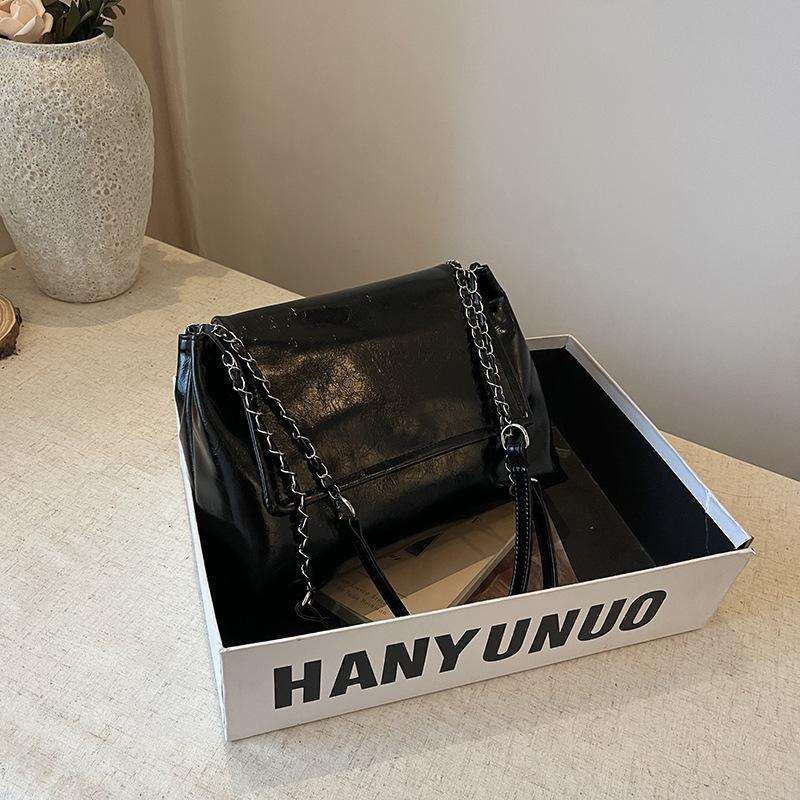 

Niche underarm bag women s 2025 new trendy fashion chain bag texture versatile large capacity shoulder messenger bag
