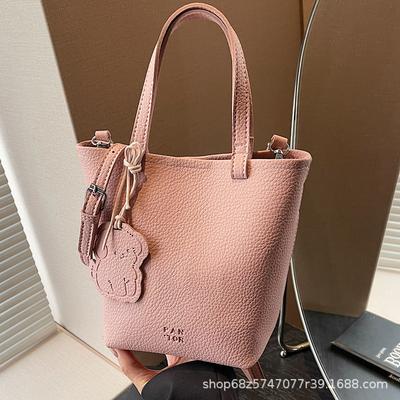 Portable Bucket Bag 2025 New Versatile Texture Messenger Bag Niche Design Internet Celebrity Popular Shoulder Bag
