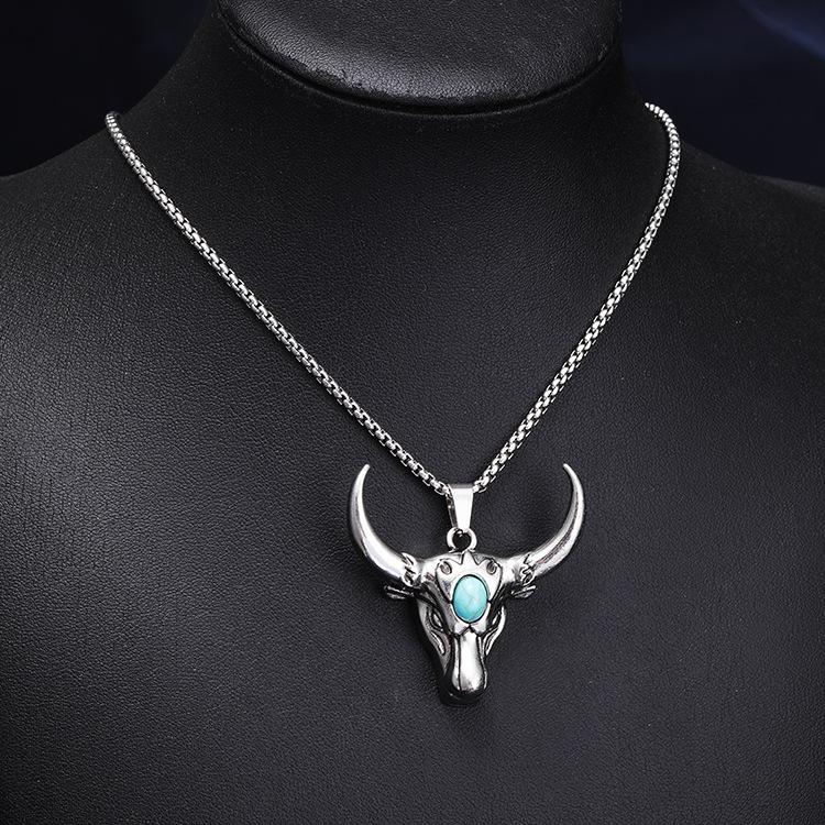 European & American Hip Hop Bull Head Pendant Necklace with Turquoise Inlay - Retro Stainless Steel Strong Chain Jewelry for Men