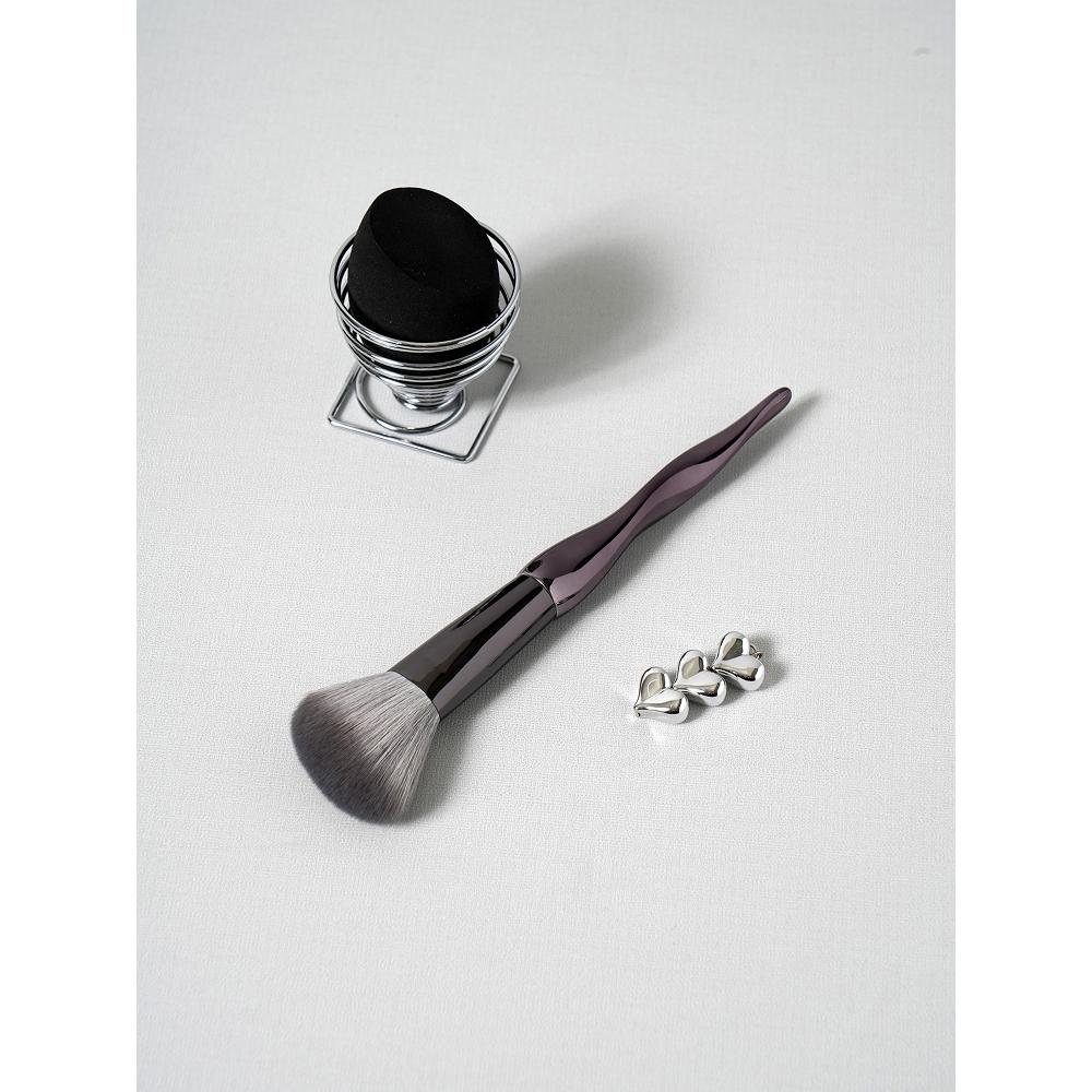 Daiso Chic Contour Brush