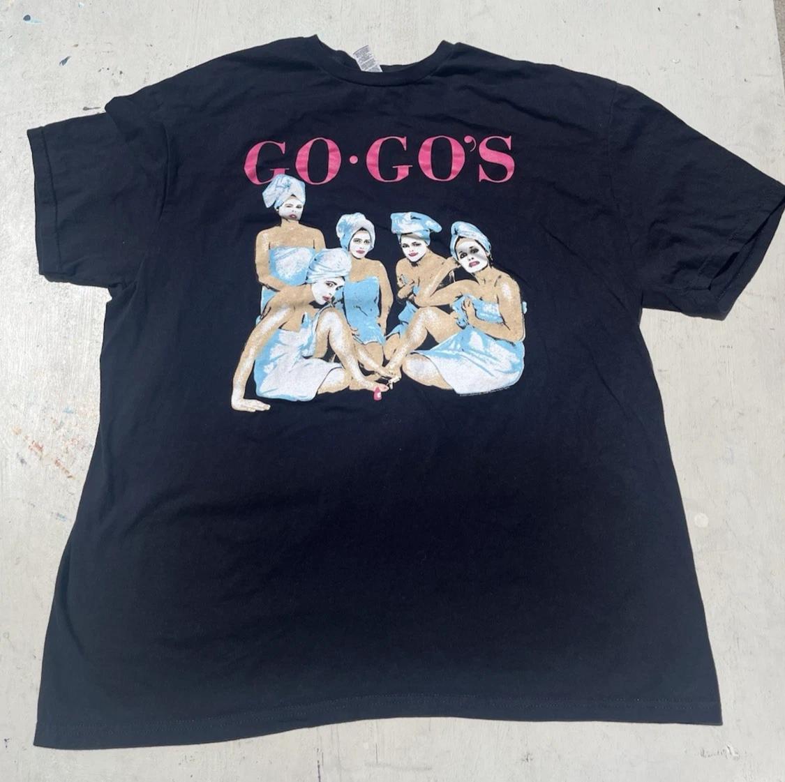 

Women s GO-GO s T-Shirt Black Spell-Out 2XL 80s Rock Female HOF New Wave LA M