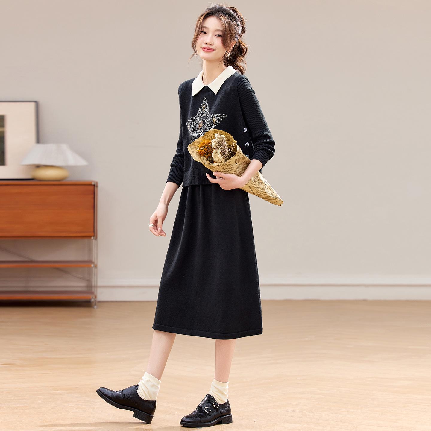 

2025 Elegant Two-Piece Embroidered Doll Collar Women s Korean Style Knitwear Sweater Set L