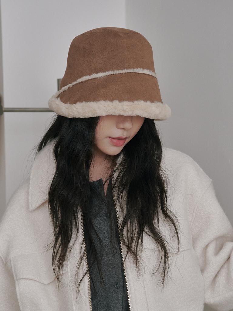 Olinkeompeulliteu Moon Suede Bonnet Hat (Brown)