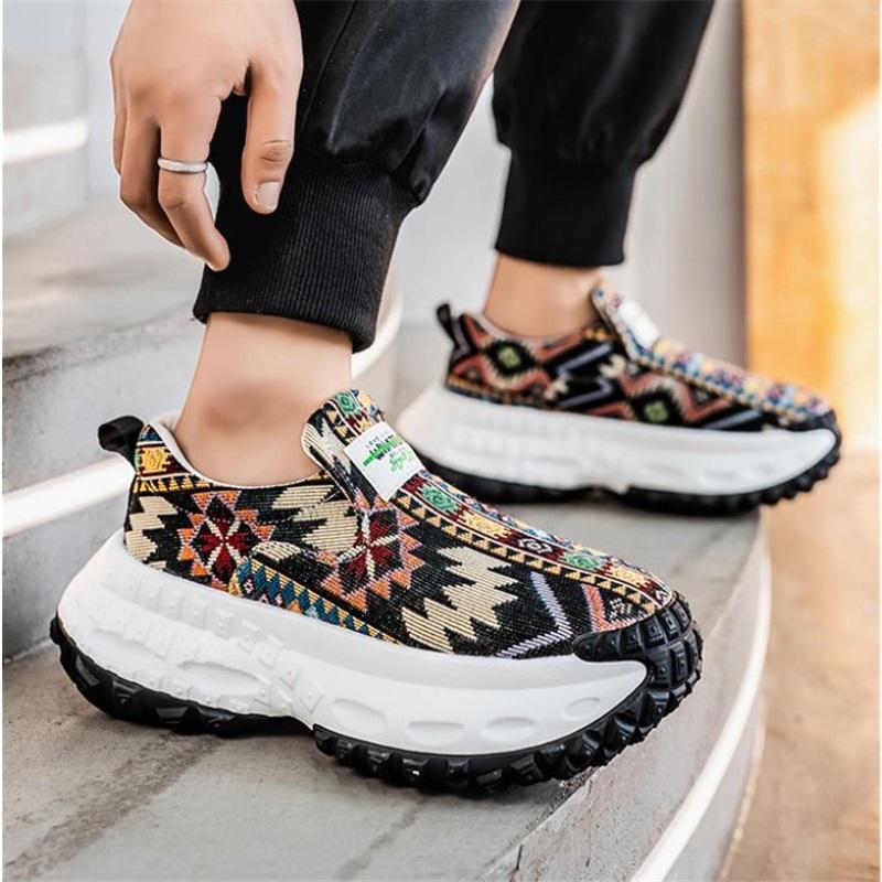 Breathable and comfortable men's sports shoes, fashionable thick-soled sports shoes