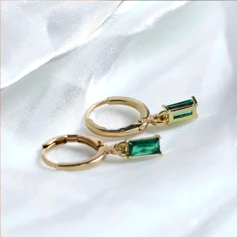 Huitan Cercei Pandantiv Trendy și Simpli pentru Femei Zirconiu Verde Strălucitor Accesorii pentru Logodnă Bijuterii Statement pentru Doamnă