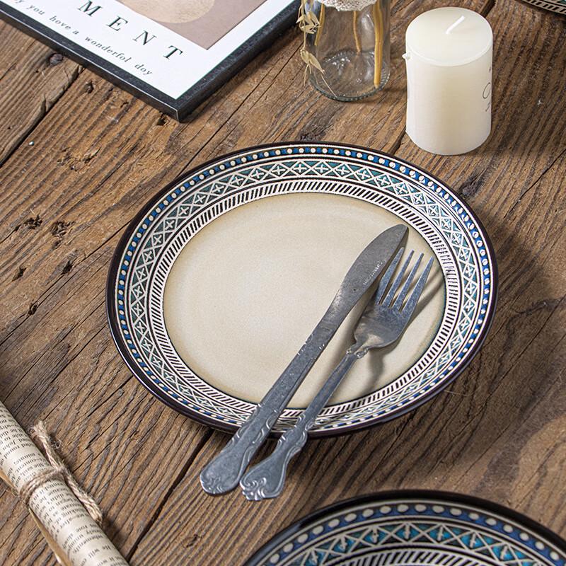 Zhi Shi Embossed Underglaze Ceramic Tableware