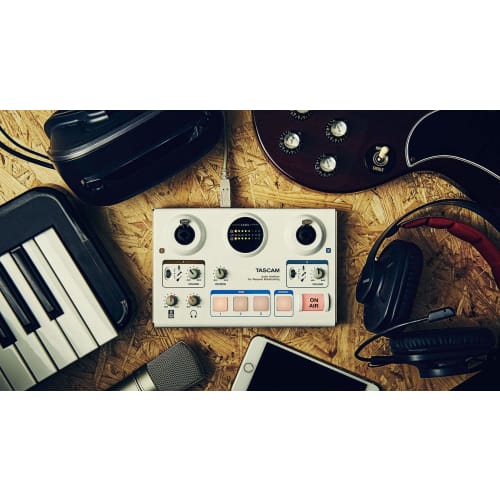 TASCAM MiNiSTUDIO CREATOR US-42W Podcast, Voice Effects, Sound Effects Playback, YouTube Streaming, Mixer, Gaming, Game Commentary, Karaoke