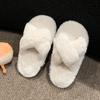 Nowe Zimowe Kapcie Dziecięce Miękkie Puszyste Dziewczęce Kapcie Płaskie z Odkrytymi Palcami Ciepłe Wszechstronne Dziecięce Buty Codzienne Antypoślizgowe Modne Proste