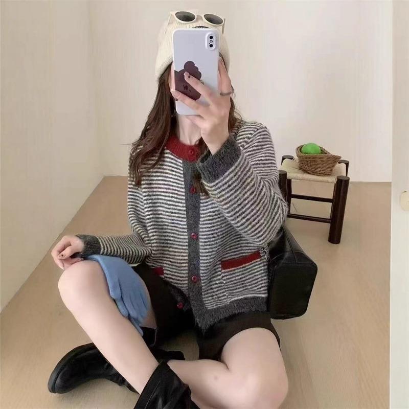 New Autumn and Winter Retro Stripes Contrasting Color Design Sense Long Camel Hair Knitted Cardigan Pocket Sweater Jacket Women