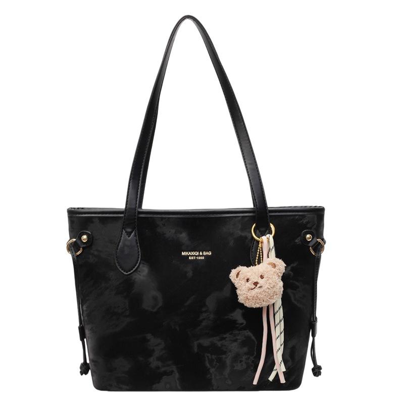 Stylish and Large-capacity Commuter Single-shoulder Bag Fashionable and Versatile Underarm Tote Bag